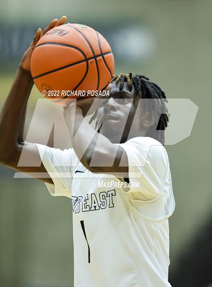 Thumbnail 2 in Sanger @ Clovis East photogallery.