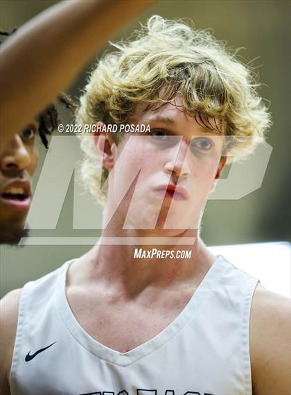 Thumbnail 1 in Sanger @ Clovis East photogallery.