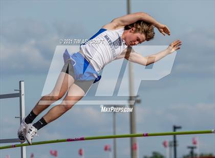 Thumbnail 1 in IHSAA East Central Track & Field Sectional photogallery.