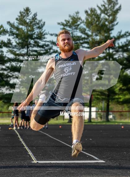 Thumbnail 1 in IHSAA East Central Track & Field Sectional photogallery.