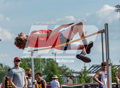 Thumbnail 3 in IHSAA East Central Track & Field Sectional photogallery.