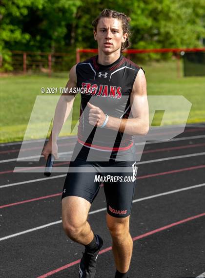 Thumbnail 2 in IHSAA East Central Track & Field Sectional photogallery.