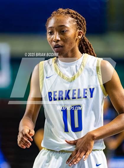 Thumbnail 2 in North Myrtle Beach vs Berkeley (SCHSL 5A Div 2 Semifinal) photogallery.