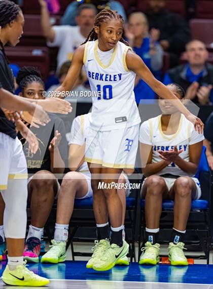 Thumbnail 3 in North Myrtle Beach vs Berkeley (SCHSL 5A Div 2 Semifinal) photogallery.
