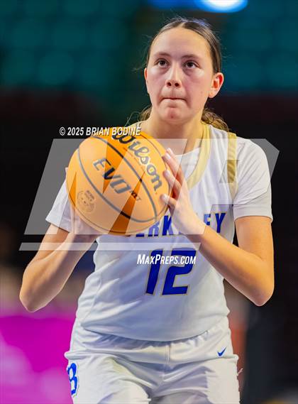 Thumbnail 2 in North Myrtle Beach vs Berkeley (SCHSL 5A Div 2 Semifinal) photogallery.