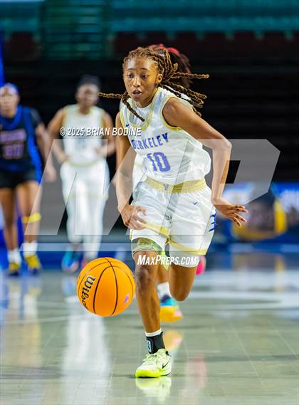 Thumbnail 1 in North Myrtle Beach vs Berkeley (SCHSL 5A Div 2 Semifinal) photogallery.