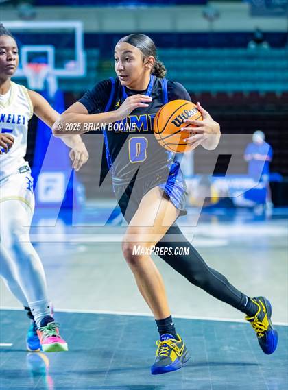 Thumbnail 1 in North Myrtle Beach vs Berkeley (SCHSL 5A Div 2 Semifinal) photogallery.