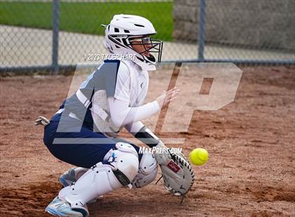 Thumbnail 1 in Perry Meridian @ Ben Davis photogallery.