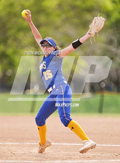 Thumbnail 3 in Fountain Valley vs Woodrow Wilson (Alan Dugard Classic) photogallery.