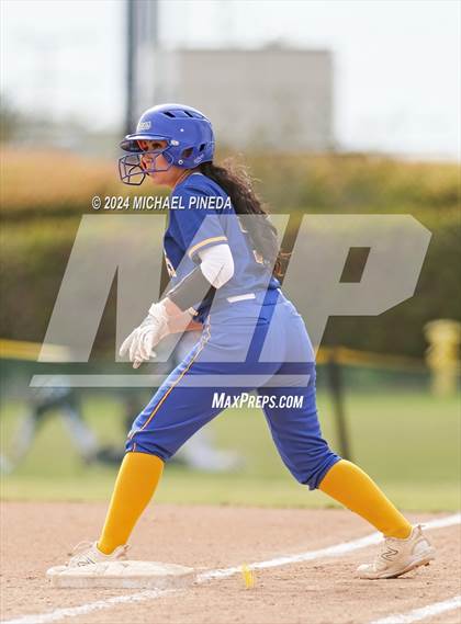 Thumbnail 1 in Fountain Valley vs Woodrow Wilson (Alan Dugard Classic) photogallery.