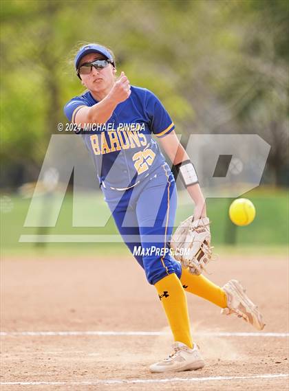 Thumbnail 1 in Fountain Valley vs Woodrow Wilson (Alan Dugard Classic) photogallery.