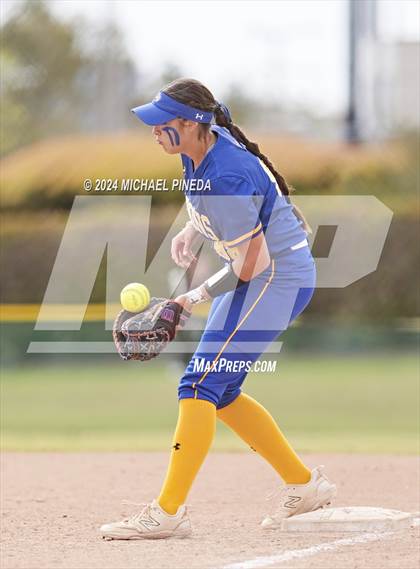 Thumbnail 3 in Fountain Valley vs Woodrow Wilson (Alan Dugard Classic) photogallery.