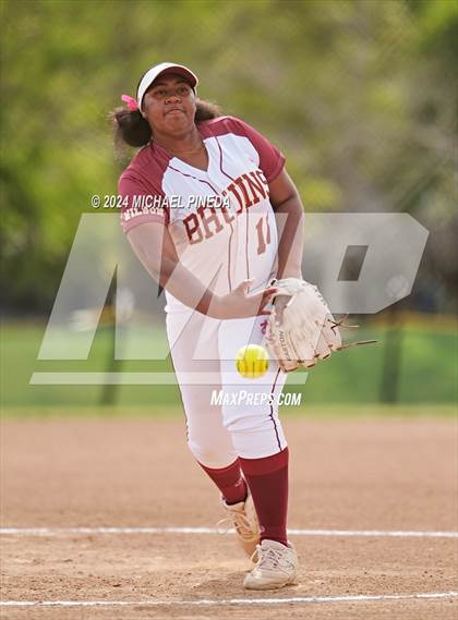 Thumbnail 2 in Fountain Valley vs Woodrow Wilson (Alan Dugard Classic) photogallery.