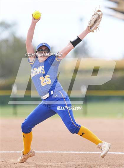 Thumbnail 1 in Fountain Valley vs Woodrow Wilson (Alan Dugard Classic) photogallery.