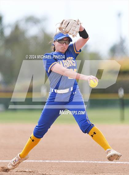 Thumbnail 3 in Fountain Valley vs Woodrow Wilson (Alan Dugard Classic) photogallery.