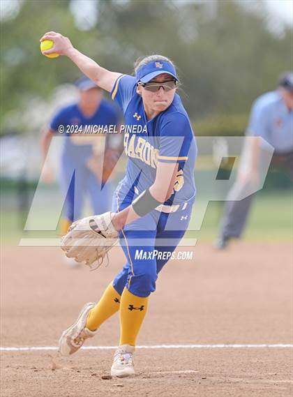 Thumbnail 3 in Fountain Valley vs Woodrow Wilson (Alan Dugard Classic) photogallery.