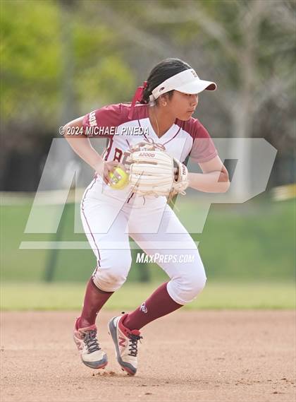 Thumbnail 3 in Fountain Valley vs Woodrow Wilson (Alan Dugard Classic) photogallery.