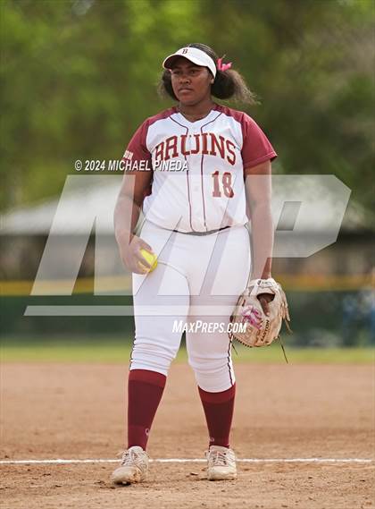 Thumbnail 1 in Fountain Valley vs Woodrow Wilson (Alan Dugard Classic) photogallery.