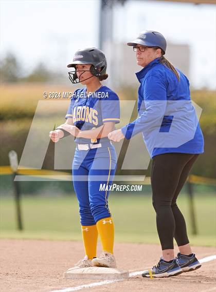 Thumbnail 2 in Fountain Valley vs Woodrow Wilson (Alan Dugard Classic) photogallery.