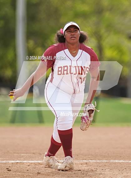 Thumbnail 3 in Fountain Valley vs Woodrow Wilson (Alan Dugard Classic) photogallery.