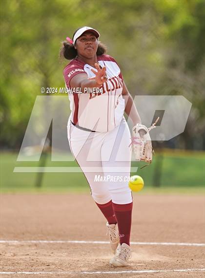 Thumbnail 1 in Fountain Valley vs Woodrow Wilson (Alan Dugard Classic) photogallery.