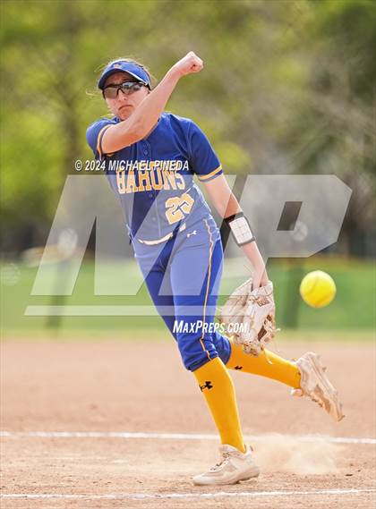 Thumbnail 2 in Fountain Valley vs Woodrow Wilson (Alan Dugard Classic) photogallery.
