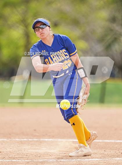 Thumbnail 1 in Fountain Valley vs Woodrow Wilson (Alan Dugard Classic) photogallery.