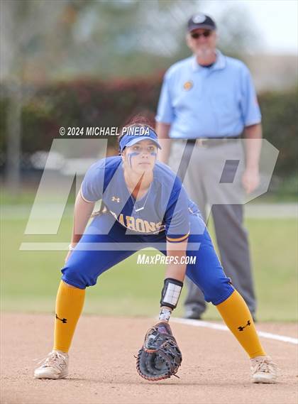 Thumbnail 2 in Fountain Valley vs Woodrow Wilson (Alan Dugard Classic) photogallery.