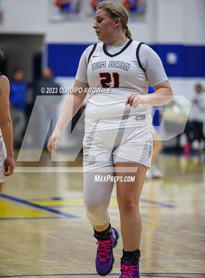 Thumbnail 3 in Van Alstyne @ Tom Bean (62'nd Leonard Holiday Tournament) photogallery.