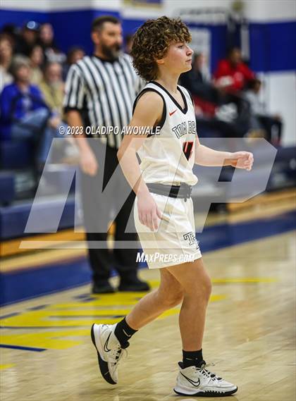 Thumbnail 2 in Van Alstyne @ Tom Bean (62'nd Leonard Holiday Tournament) photogallery.