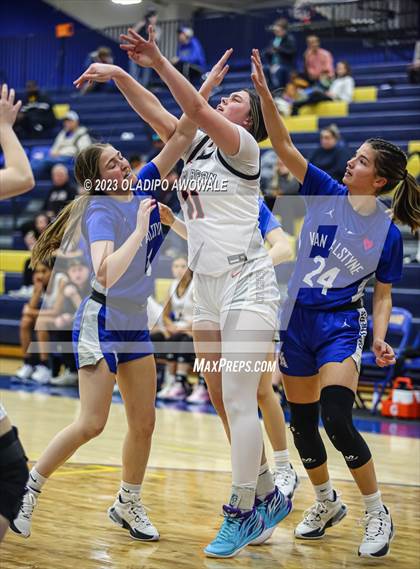 Thumbnail 1 in Van Alstyne @ Tom Bean (62'nd Leonard Holiday Tournament) photogallery.
