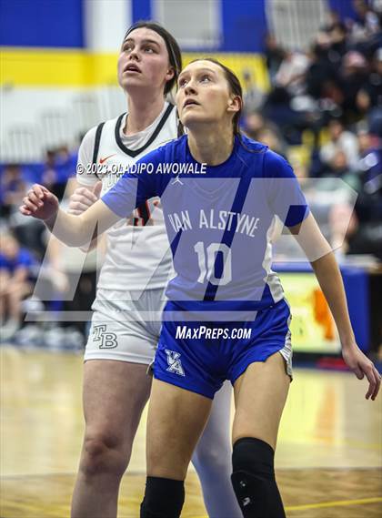 Thumbnail 2 in Van Alstyne @ Tom Bean (62'nd Leonard Holiday Tournament) photogallery.