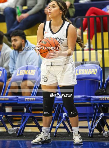 Thumbnail 1 in Van Alstyne @ Tom Bean (62'nd Leonard Holiday Tournament) photogallery.