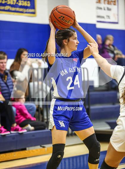 Thumbnail 1 in Van Alstyne @ Tom Bean (62'nd Leonard Holiday Tournament) photogallery.