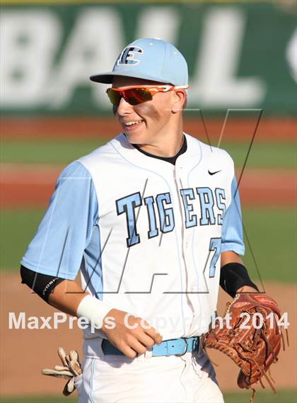 Thumbnail 3 in Blue Valley Southwest vs Eisenhower (KSHSAA 5A Playoff) photogallery.