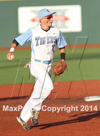 Thumbnail 3 in Blue Valley Southwest vs Eisenhower (KSHSAA 5A Playoff) photogallery.