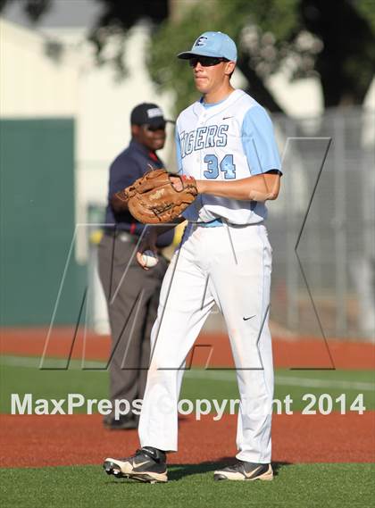 Thumbnail 1 in Blue Valley Southwest vs Eisenhower (KSHSAA 5A Playoff) photogallery.
