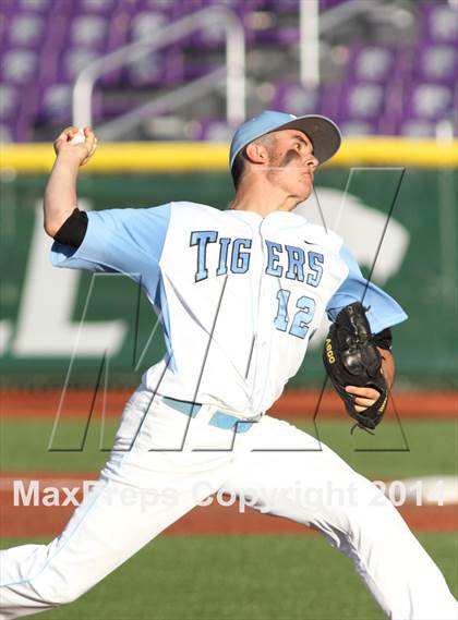 Thumbnail 2 in Blue Valley Southwest vs Eisenhower (KSHSAA 5A Playoff) photogallery.