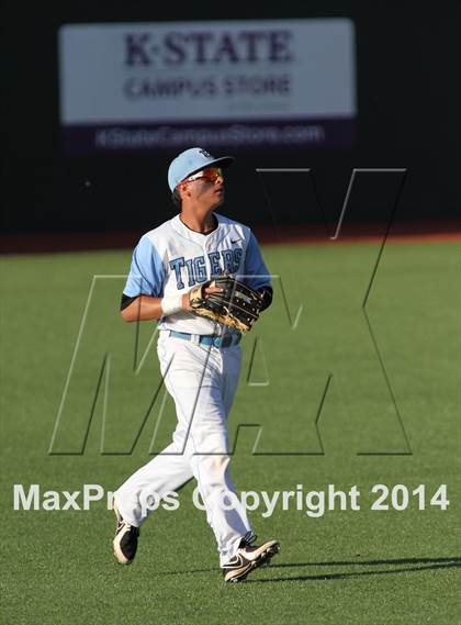 Thumbnail 1 in Blue Valley Southwest vs Eisenhower (KSHSAA 5A Playoff) photogallery.