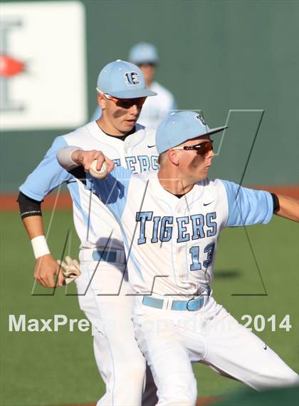 Thumbnail 1 in Blue Valley Southwest vs Eisenhower (KSHSAA 5A Playoff) photogallery.
