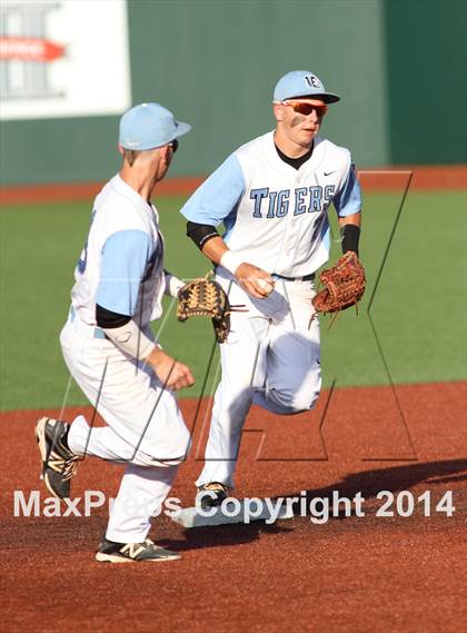 Thumbnail 1 in Blue Valley Southwest vs Eisenhower (KSHSAA 5A Playoff) photogallery.