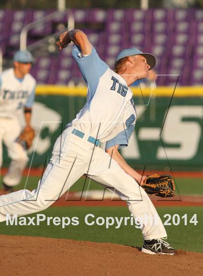 Thumbnail 2 in Blue Valley Southwest vs Eisenhower (KSHSAA 5A Playoff) photogallery.