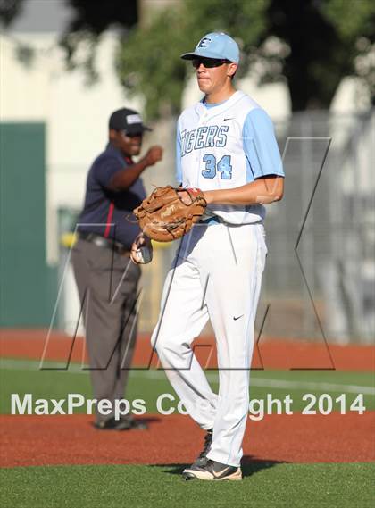 Thumbnail 3 in Blue Valley Southwest vs Eisenhower (KSHSAA 5A Playoff) photogallery.