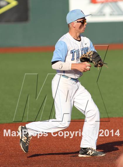 Thumbnail 3 in Blue Valley Southwest vs Eisenhower (KSHSAA 5A Playoff) photogallery.