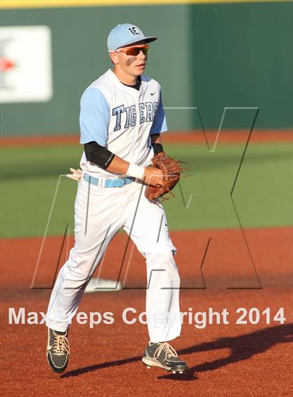 Thumbnail 2 in Blue Valley Southwest vs Eisenhower (KSHSAA 5A Playoff) photogallery.