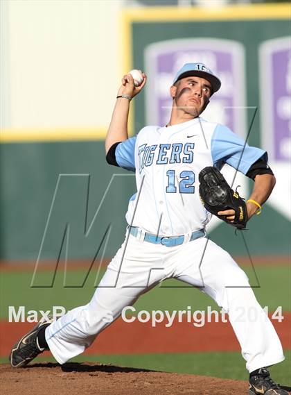 Thumbnail 1 in Blue Valley Southwest vs Eisenhower (KSHSAA 5A Playoff) photogallery.