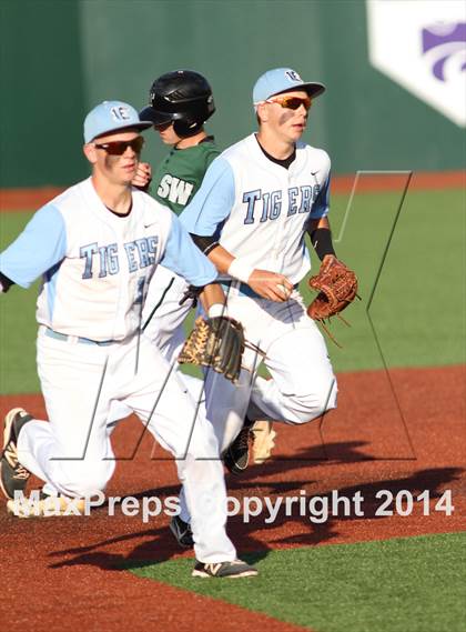 Thumbnail 2 in Blue Valley Southwest vs Eisenhower (KSHSAA 5A Playoff) photogallery.
