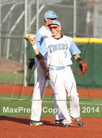 Thumbnail 3 in Blue Valley Southwest vs Eisenhower (KSHSAA 5A Playoff) photogallery.