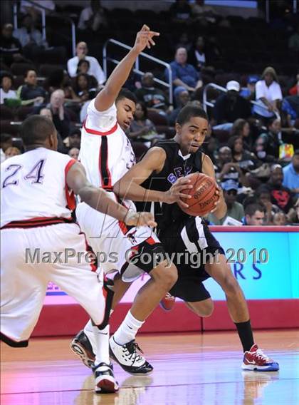 Thumbnail 2 in Centennial vs. Serra (CIF SoCal D3 Final) photogallery.