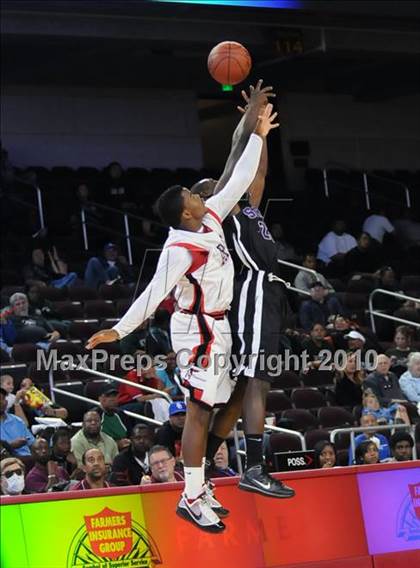Thumbnail 3 in Centennial vs. Serra (CIF SoCal D3 Final) photogallery.